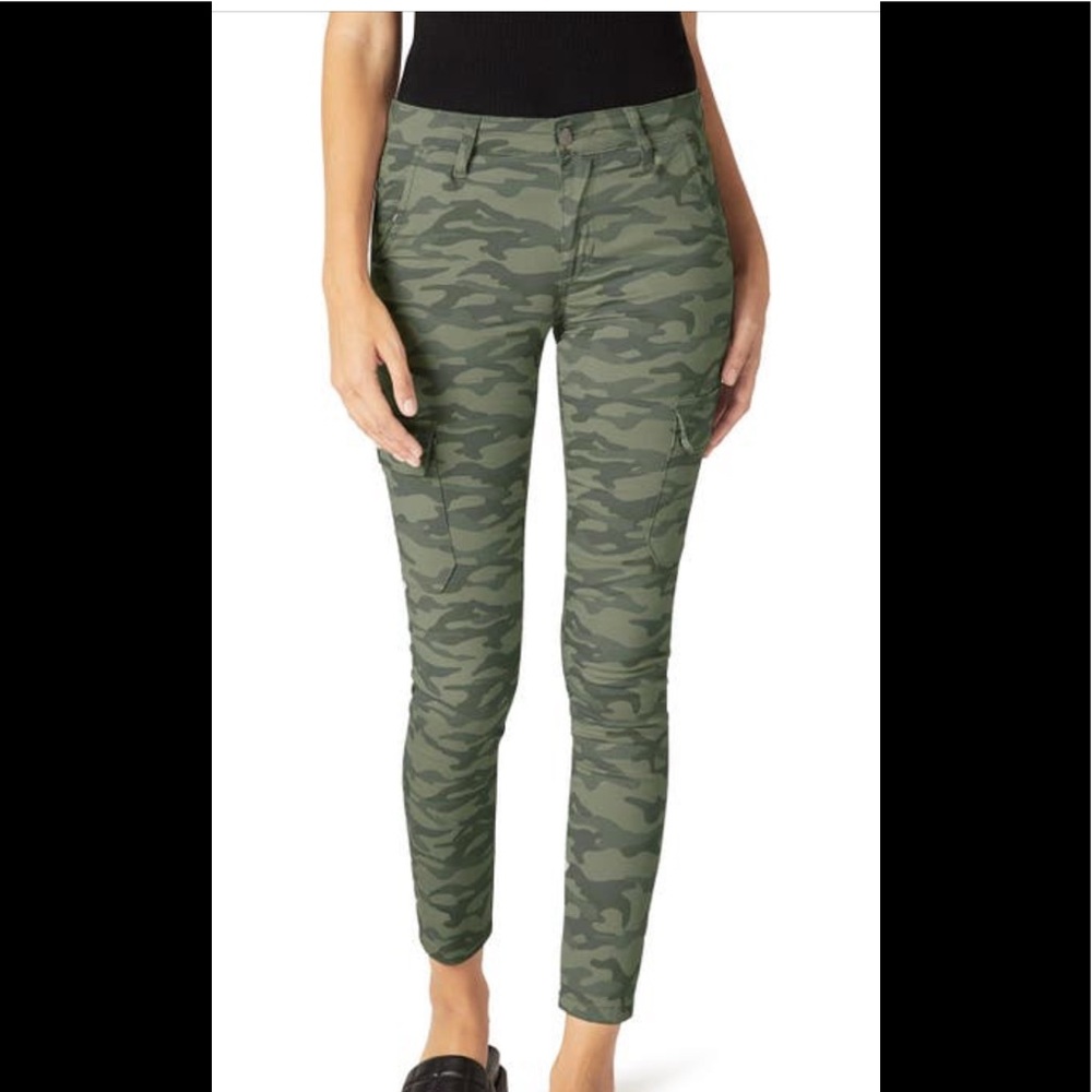 Brand New Joe’s Jeans Camouflage Skinny Ankle